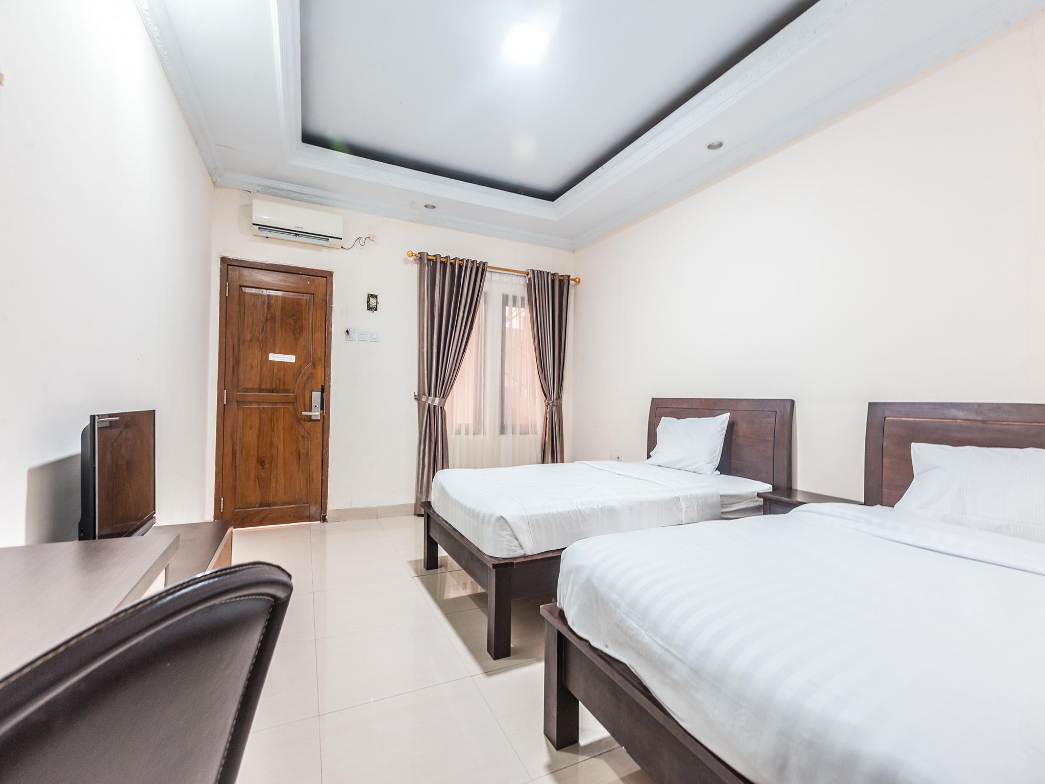 โอโย 1667 วิสมา ลุกซ์ บาร์กะฮ์ Hotel จาการ์ตา ภายนอก รูปภาพ