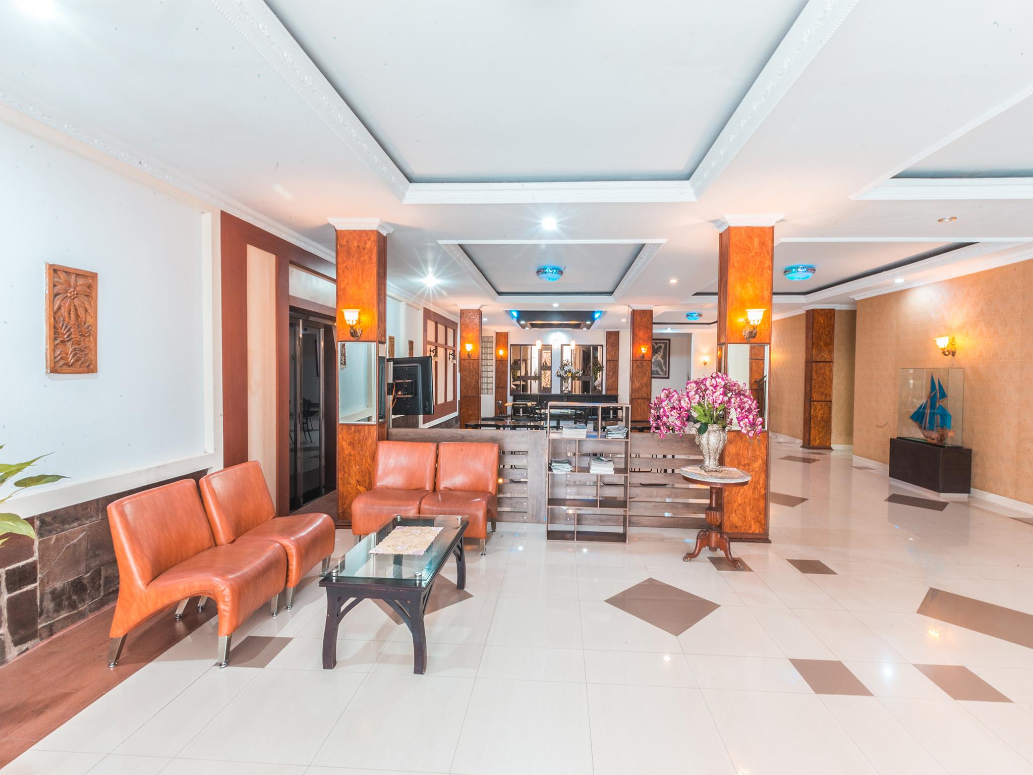 โอโย 1667 วิสมา ลุกซ์ บาร์กะฮ์ Hotel จาการ์ตา ภายนอก รูปภาพ