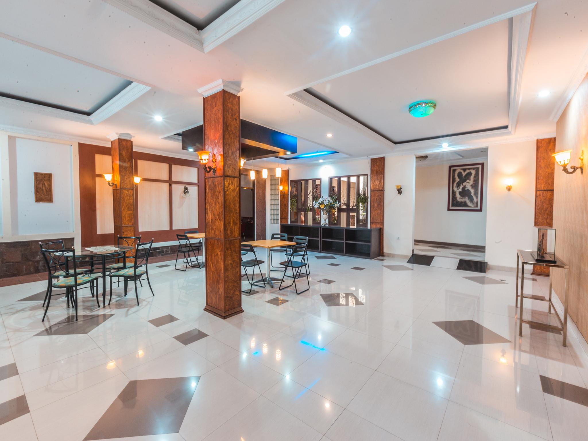 โอโย 1667 วิสมา ลุกซ์ บาร์กะฮ์ Hotel จาการ์ตา ภายนอก รูปภาพ